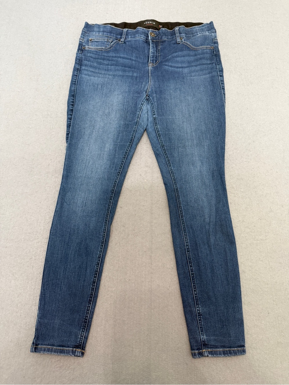 torrid Midwash Skinny Jeans in Blue Size 16R